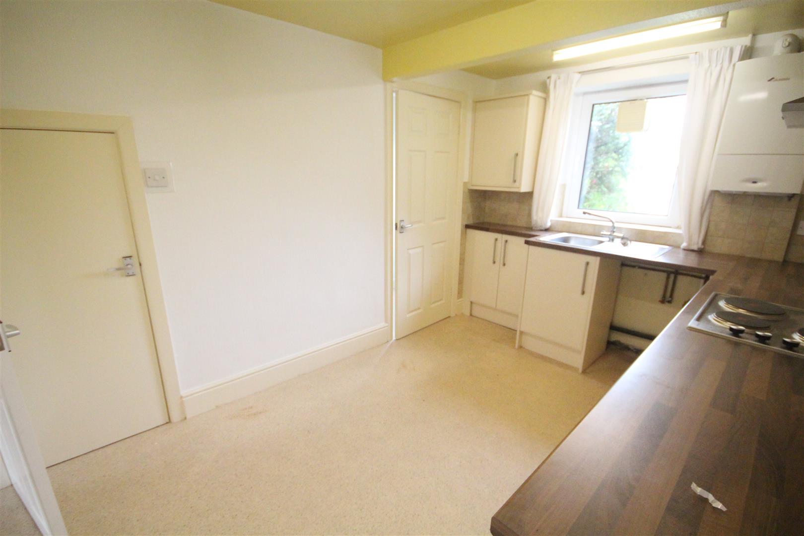 2 bedroom mid terrace house To Let in Laneshawbridge - IMG_8485.jpg